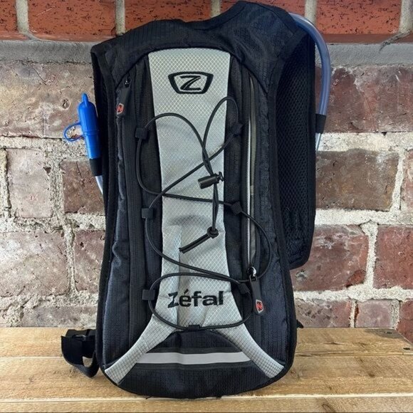 NWT Zefal Hydro One Outdoor Hydration Bag 1.5 Liters - Picture 1 of 11